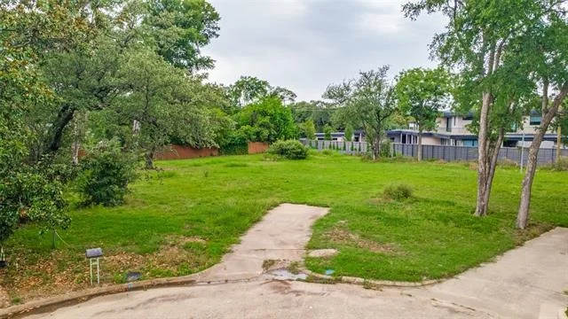 Photo of 5006 Pebblebrook Drive