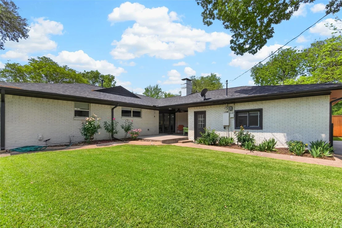Photo of 6233 Crestmont Drive