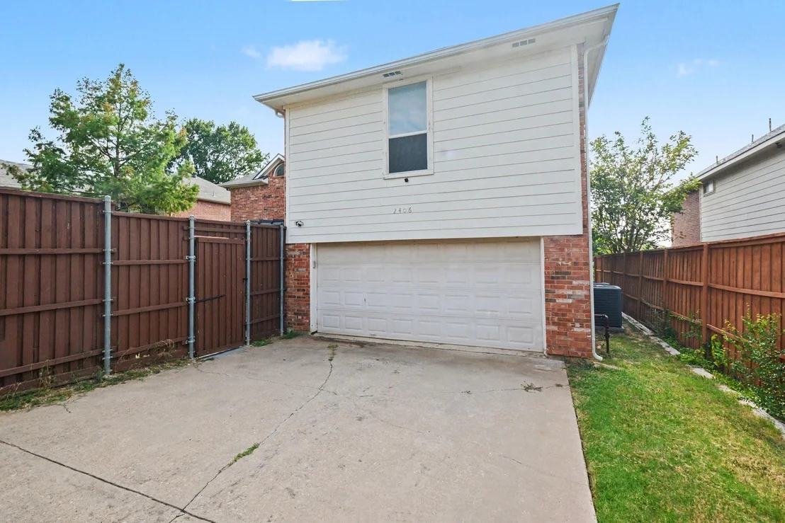 Photo of 2406 Manchester Drive