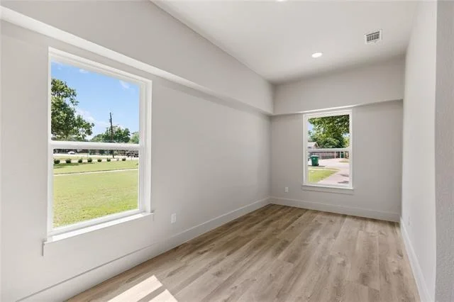 Photo of 502 W 6th Street