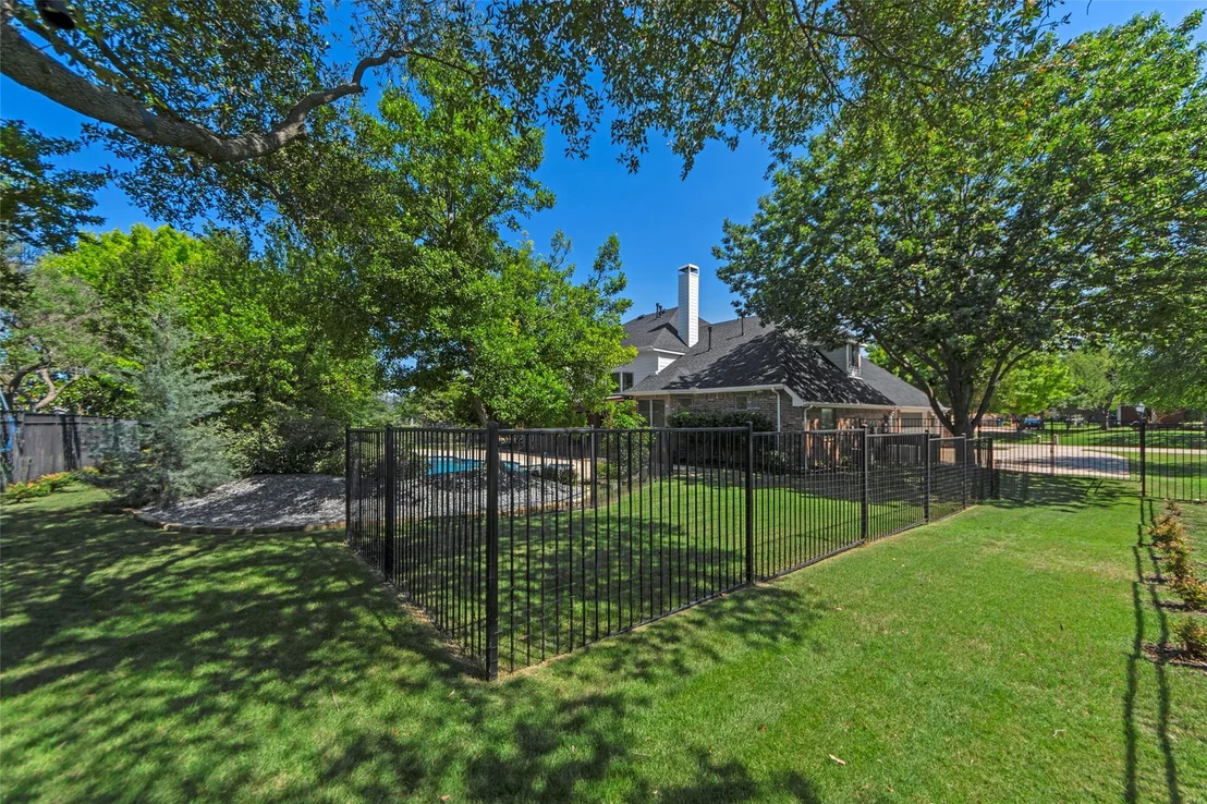 Photo of 5805 Glenmore Drive