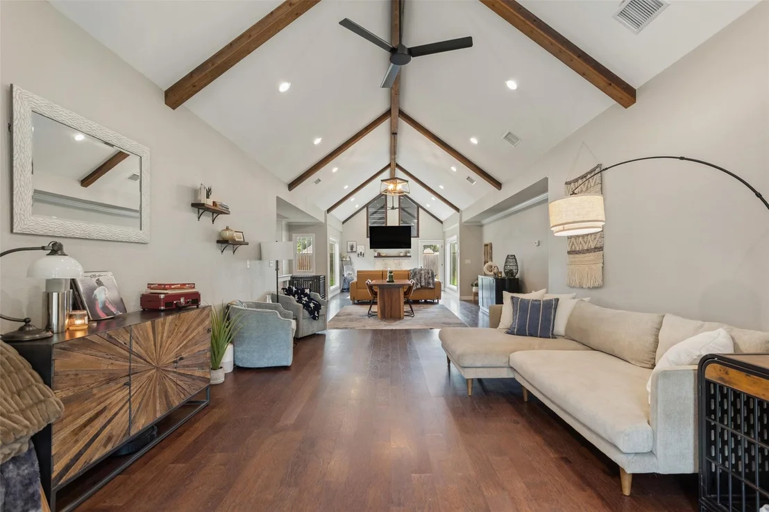 Photo of 237 E Hideaway Lane