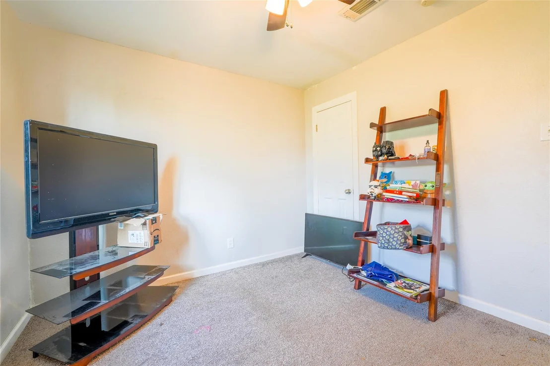 Photo of 200 W Greenbriar Street