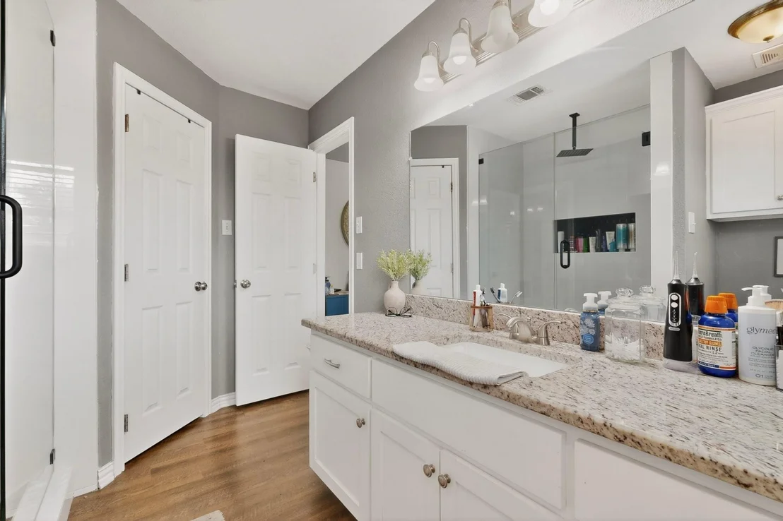 Photo of 423 Caloway Drive