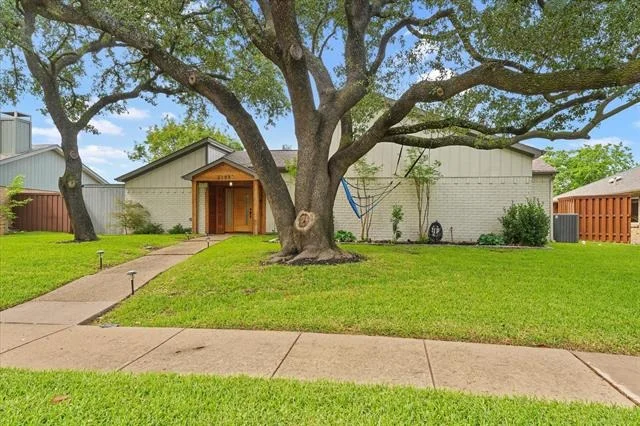 Photo of 2109 Parkhaven Drive