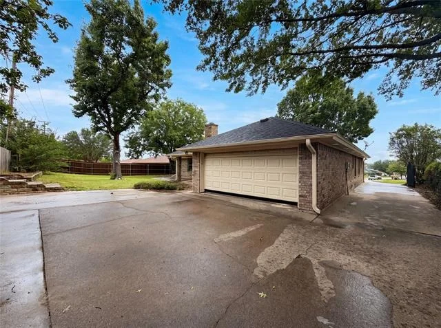 Photo of 2300 Ridgewood