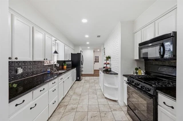 Photo of 6602 Lyons Road