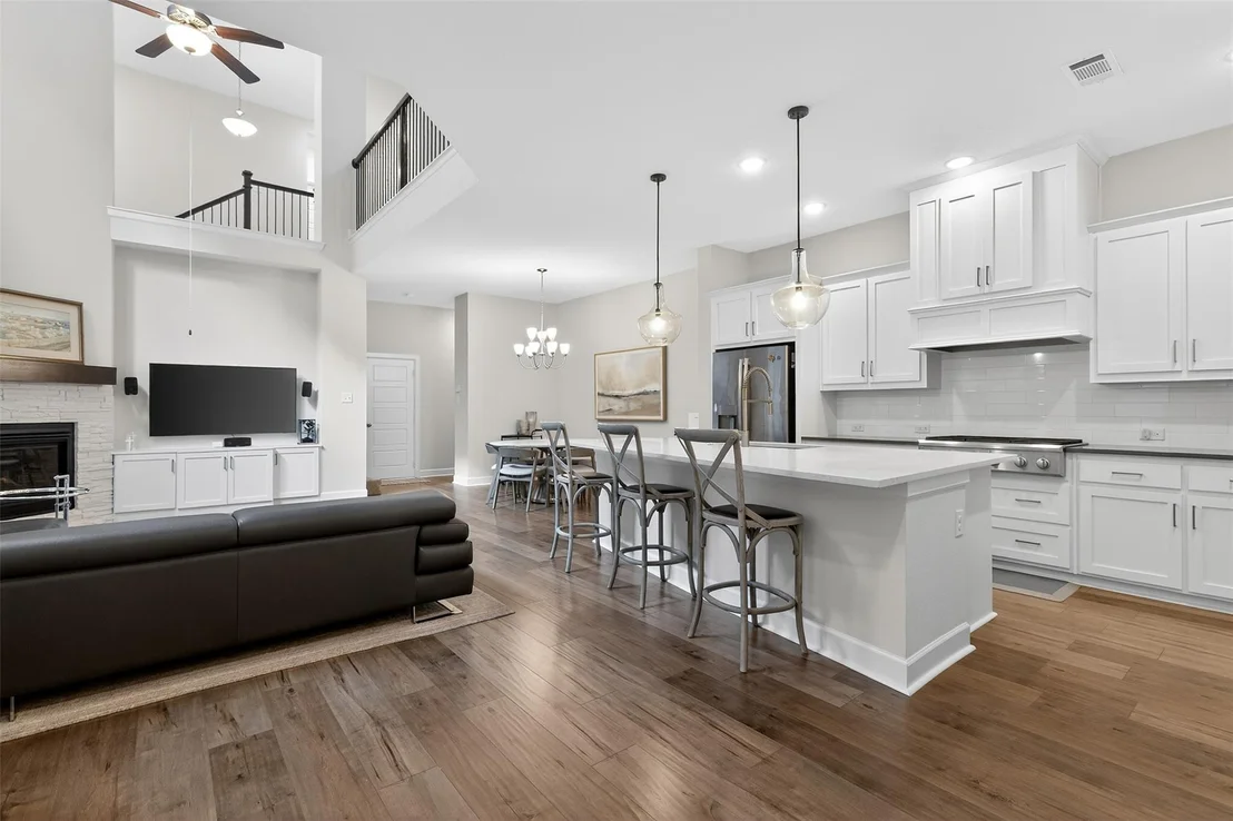 Photo of 580 Courtyard Lane
