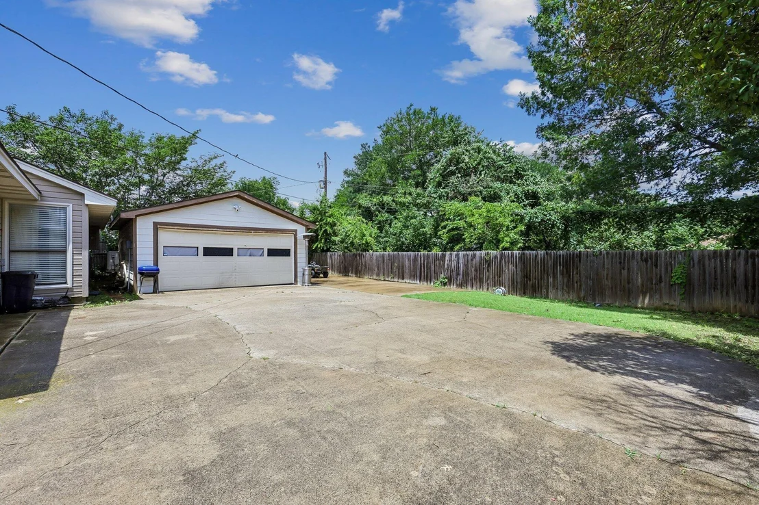Photo of 5505 Oak Brook Road