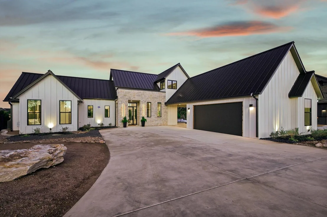 Photo of 1100 Creekview Cove