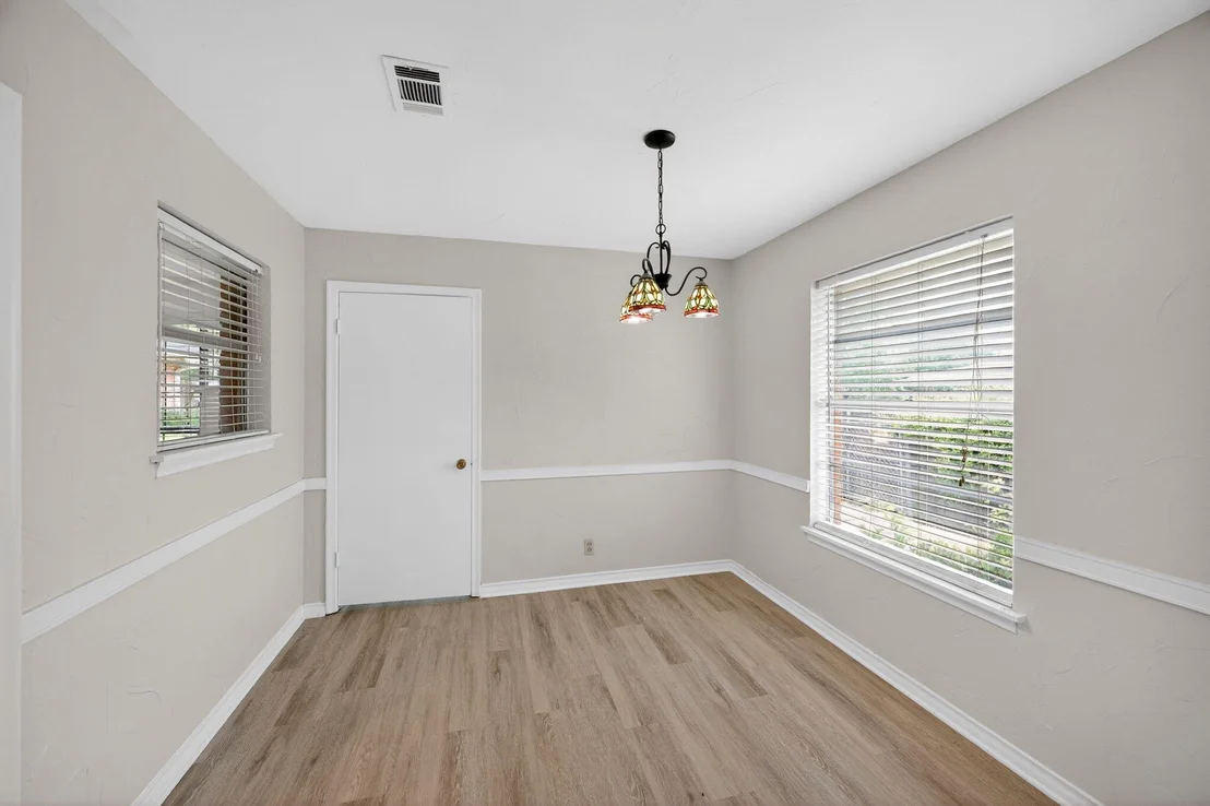Photo of 1616 W Shields Drive