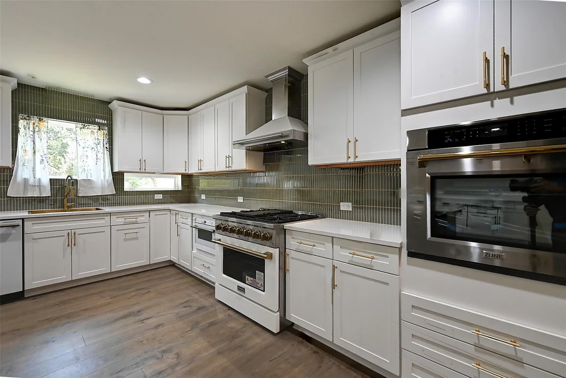 Photo of 3900 Pelham Road