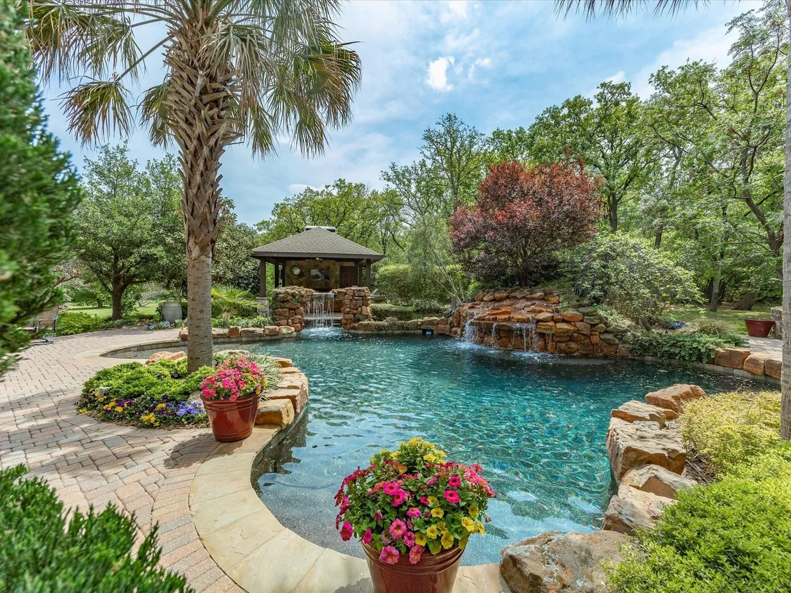 Photo of 625 Estates Drive