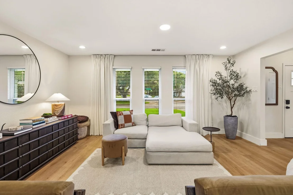 Photo of 7429 Tangleglen Drive