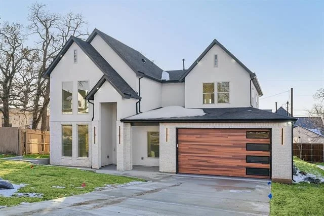 Photo of 1704 Highland Drive W