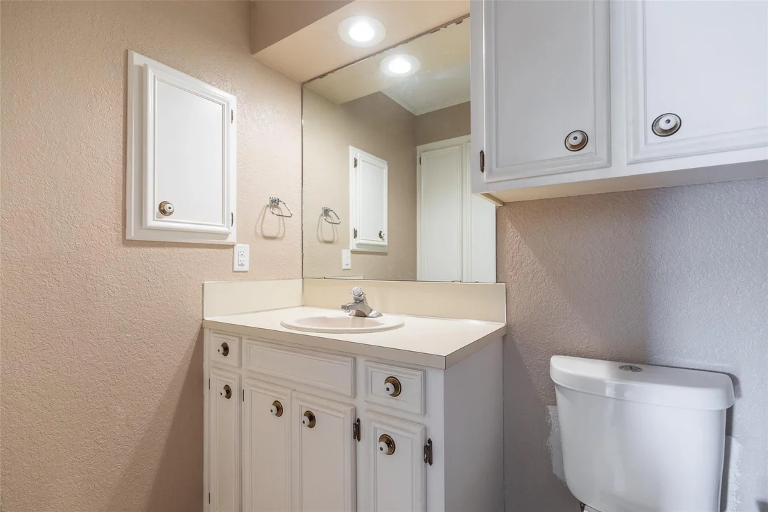 Photo of 55 Surrey Square