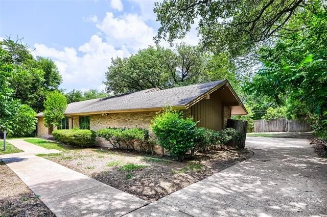 Photo of 6606 Stonebrook Circle