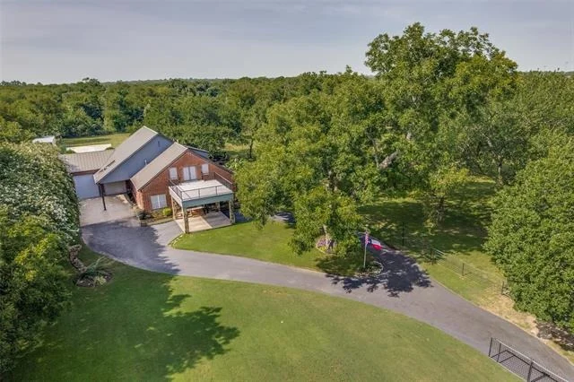 Photo of 1290 Fox Lane