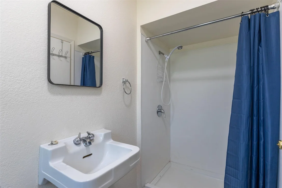Photo of 3765 Woodridge Drive