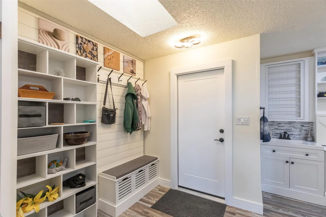 Photo of 9014 Mesa View Road
