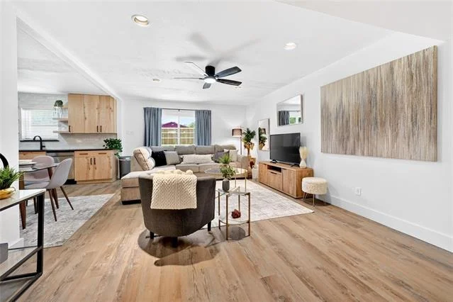 Photo of 5917 Maple Lane