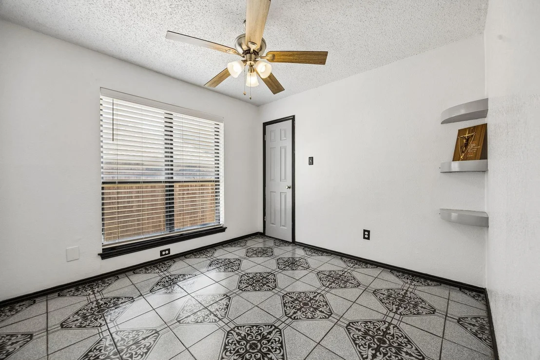 Photo of 2409 Doral