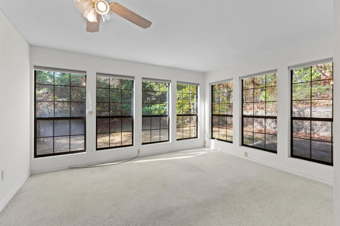 Photo of 1656 Pineview Lane