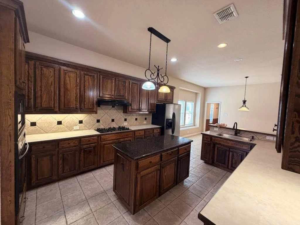 Photo of 2185 Clubview Drive