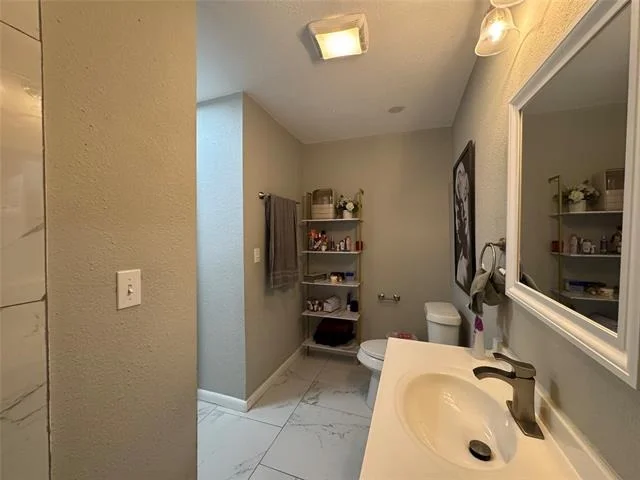 Photo of 105 S Lakeview Drive