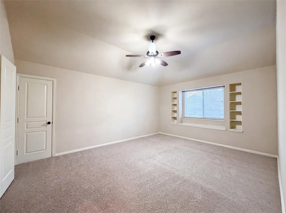 Photo of 725 Lyndhurst Drive