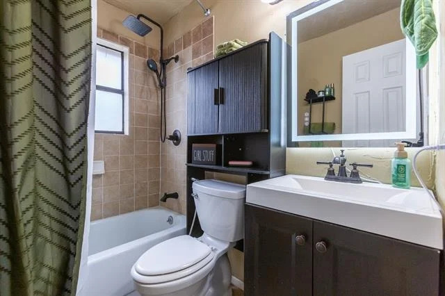 Photo of 725 Tabard Trail