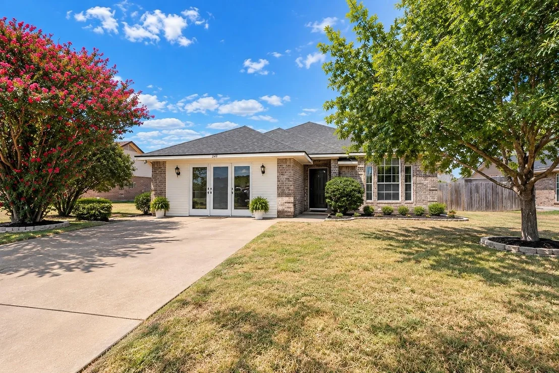 Photo of 203 Knight Lane