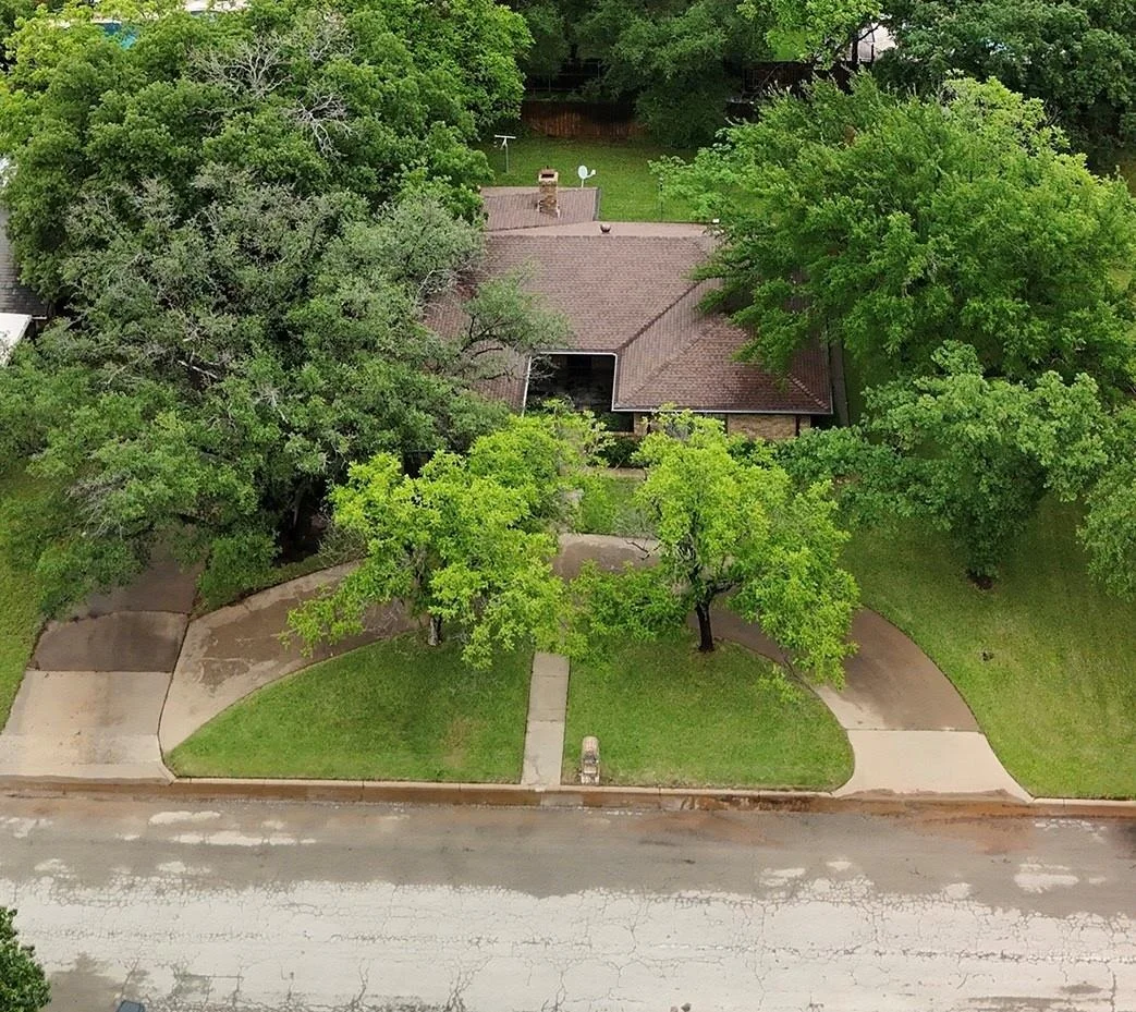 Photo of 1305 Cliff Drive