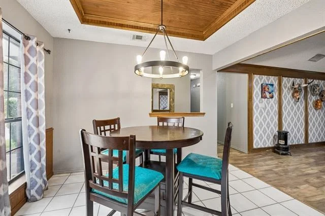Photo of 301 Southlake Drive