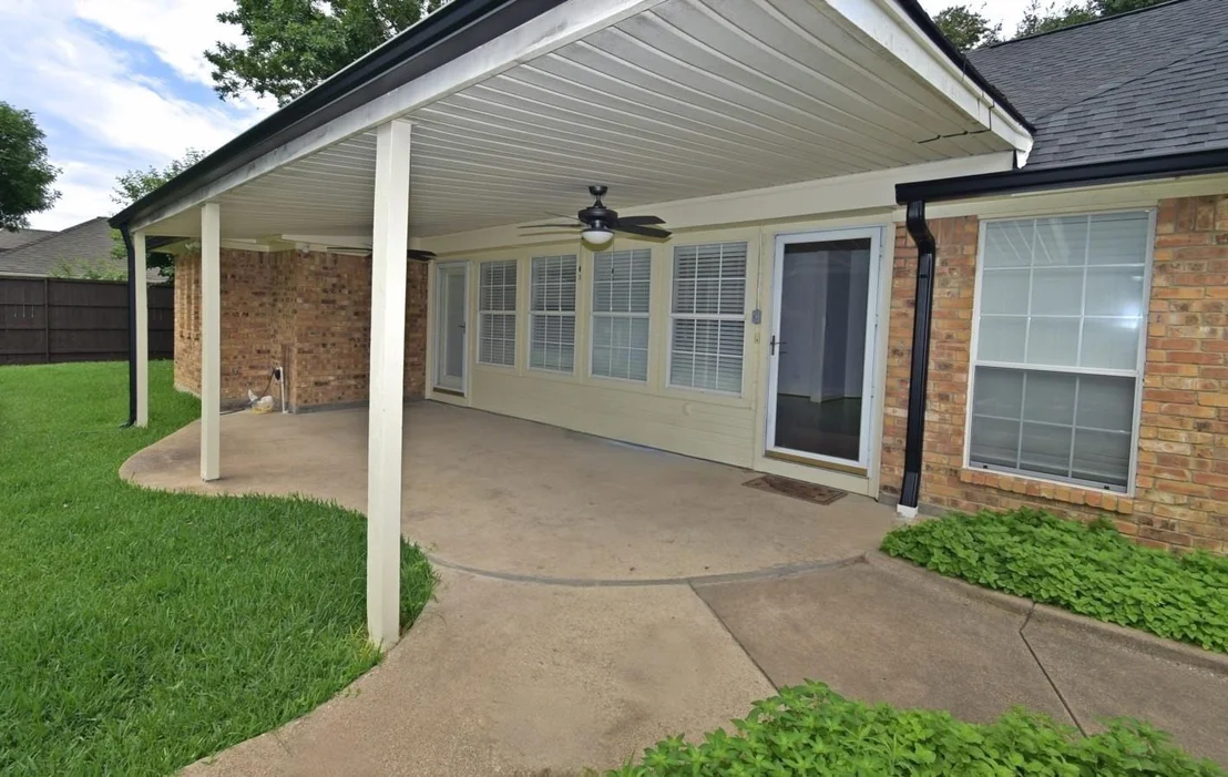 Photo of 2902 Live Oak Drive