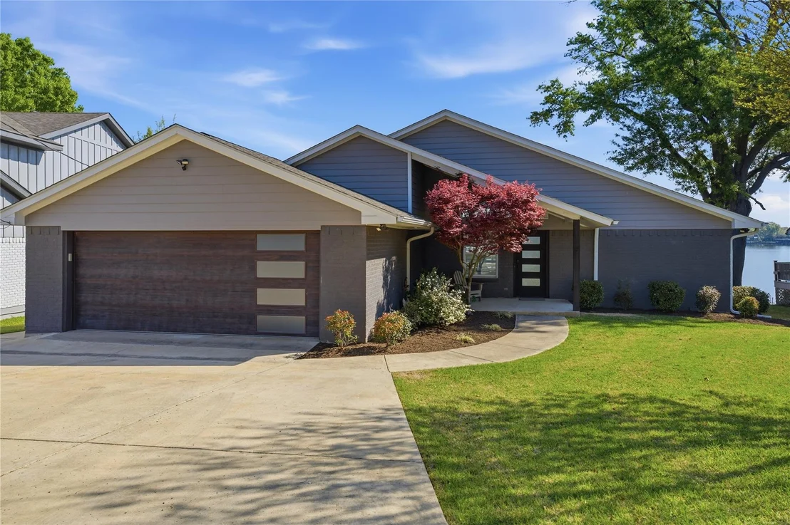 Photo of 648 Enchanted Isles Drive