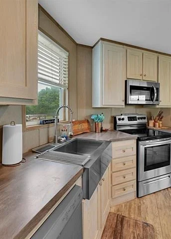 Photo of 1200 Blue Cut Road N
