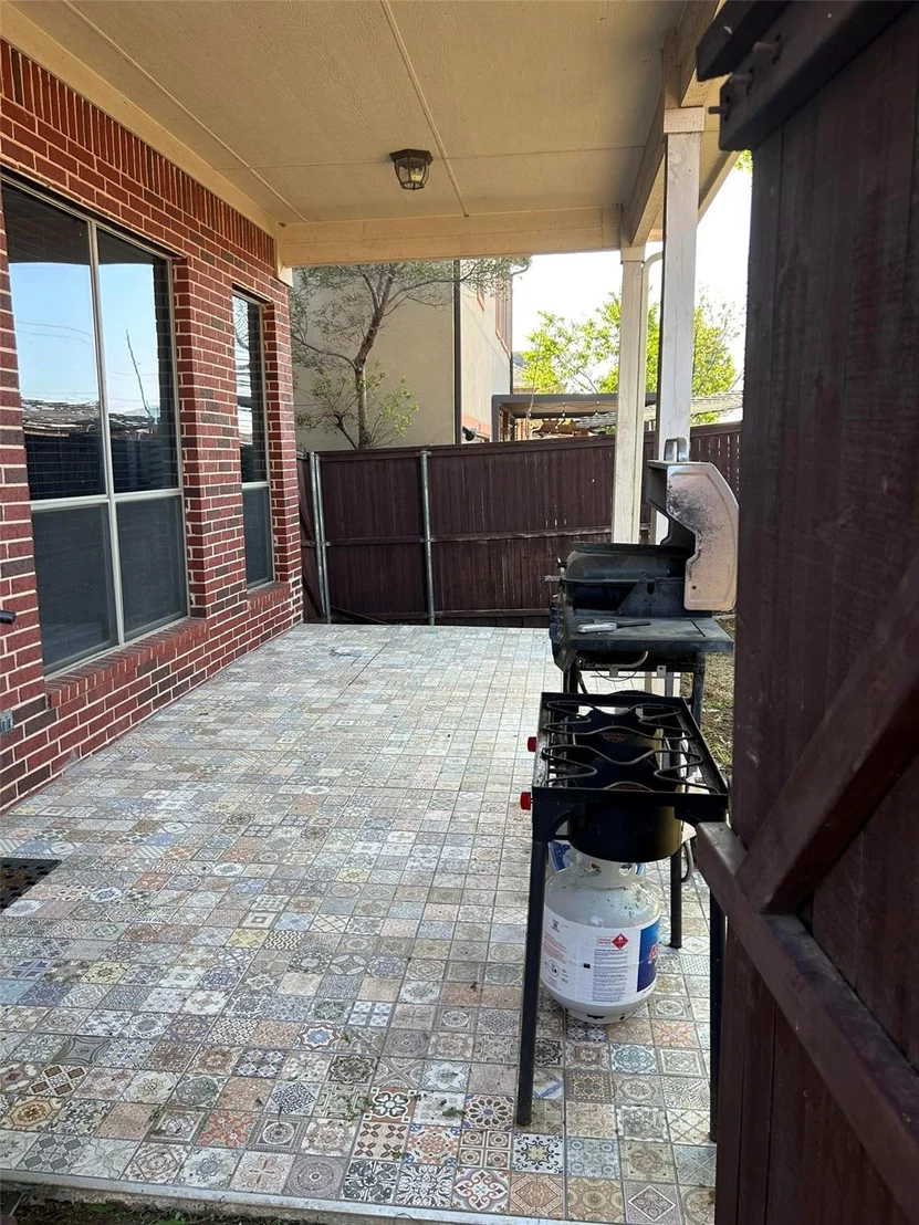 Photo of 2219 Longview Road