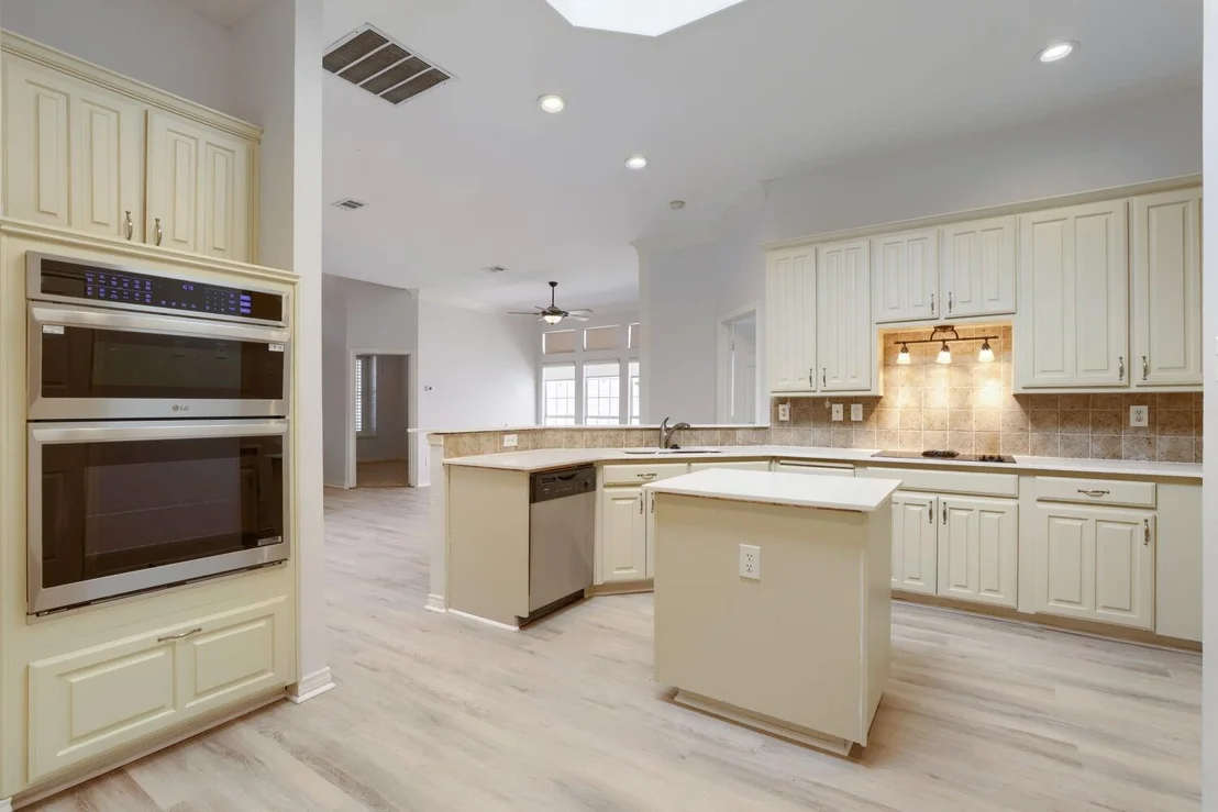 Photo of 8622 Forest Glen Drive