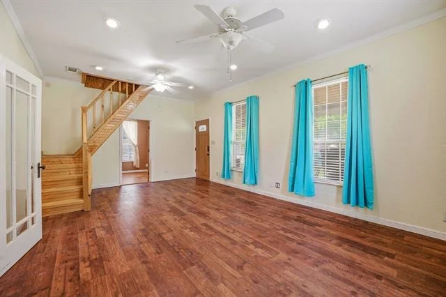 Photo of 307 N Oak Lane