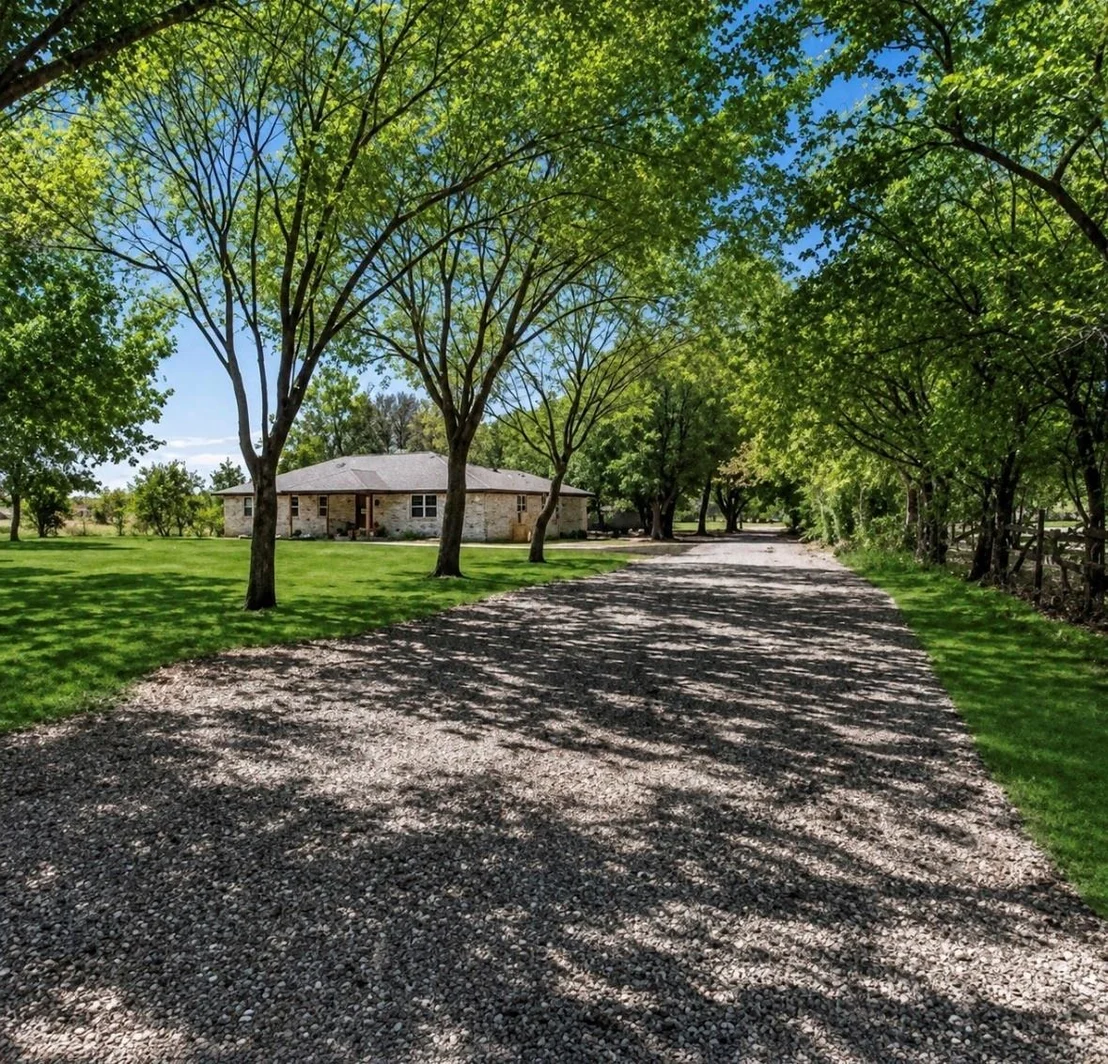 Photo of 1731 N Mockingbird Lane