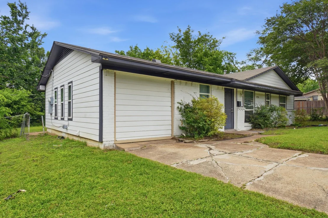 Photo of 1724 Spring Lake Drive