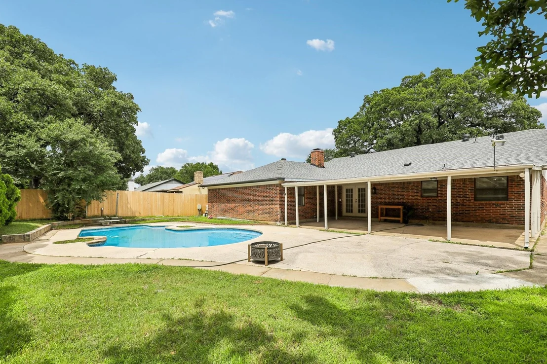 Photo of 2421 Meadow View