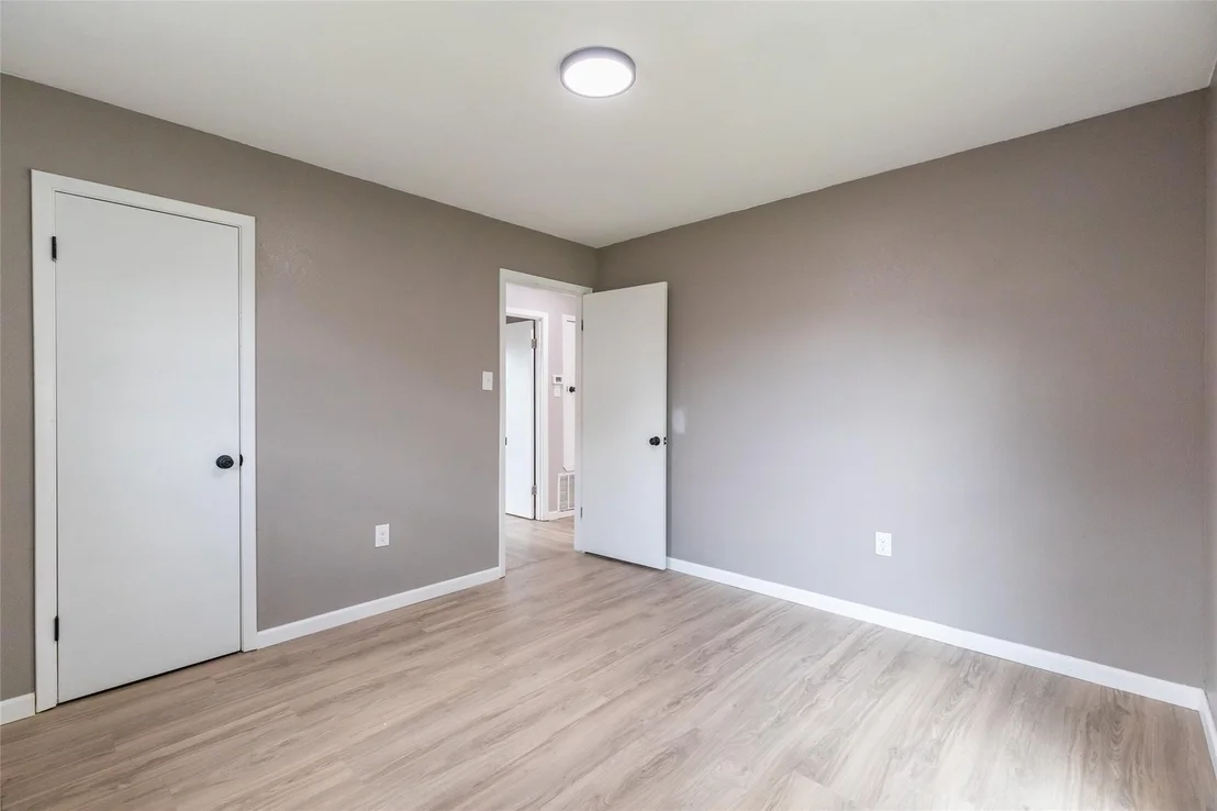 Photo of 320 S 12th Street