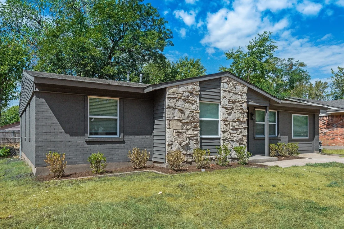 Photo of 409 Birchwood Circle