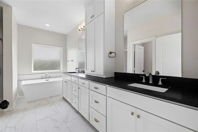 Photo of 118 Sides Boulevard