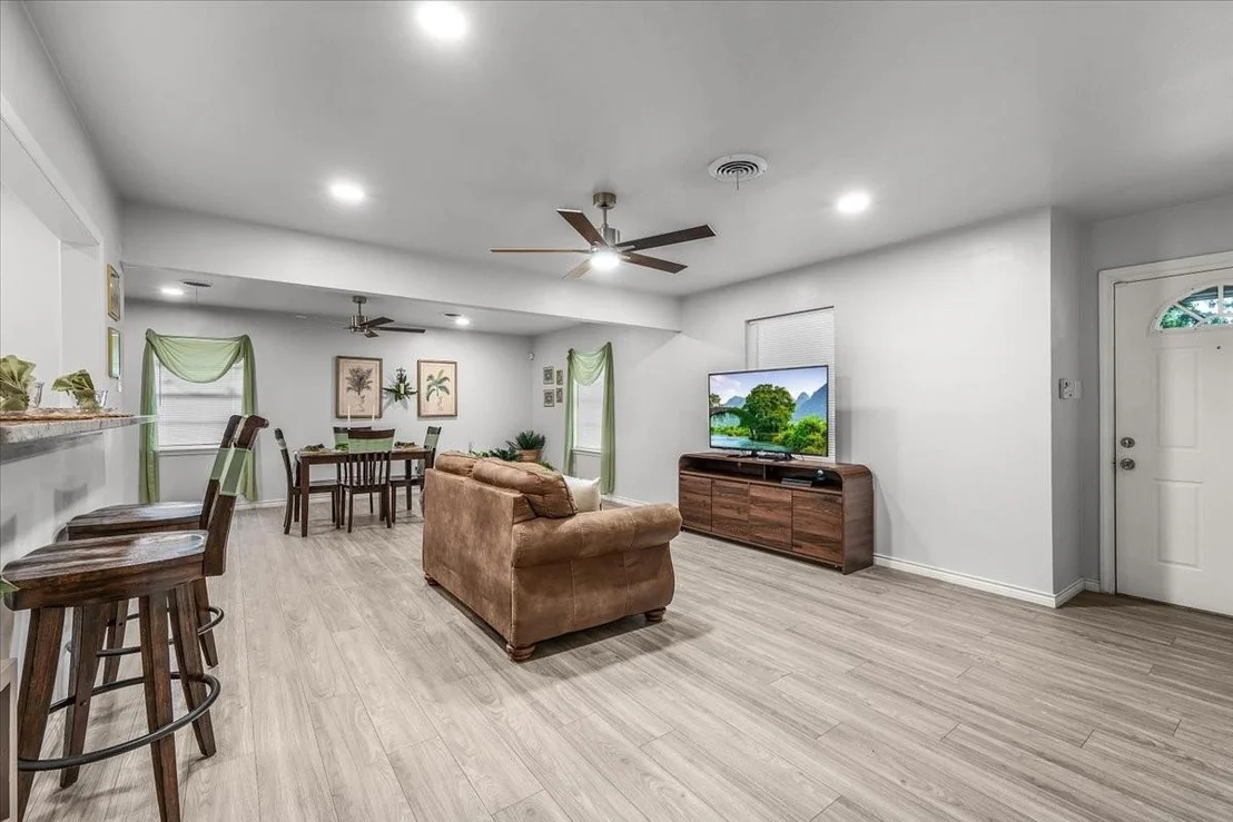 Photo of 2244 Cambridge Drive