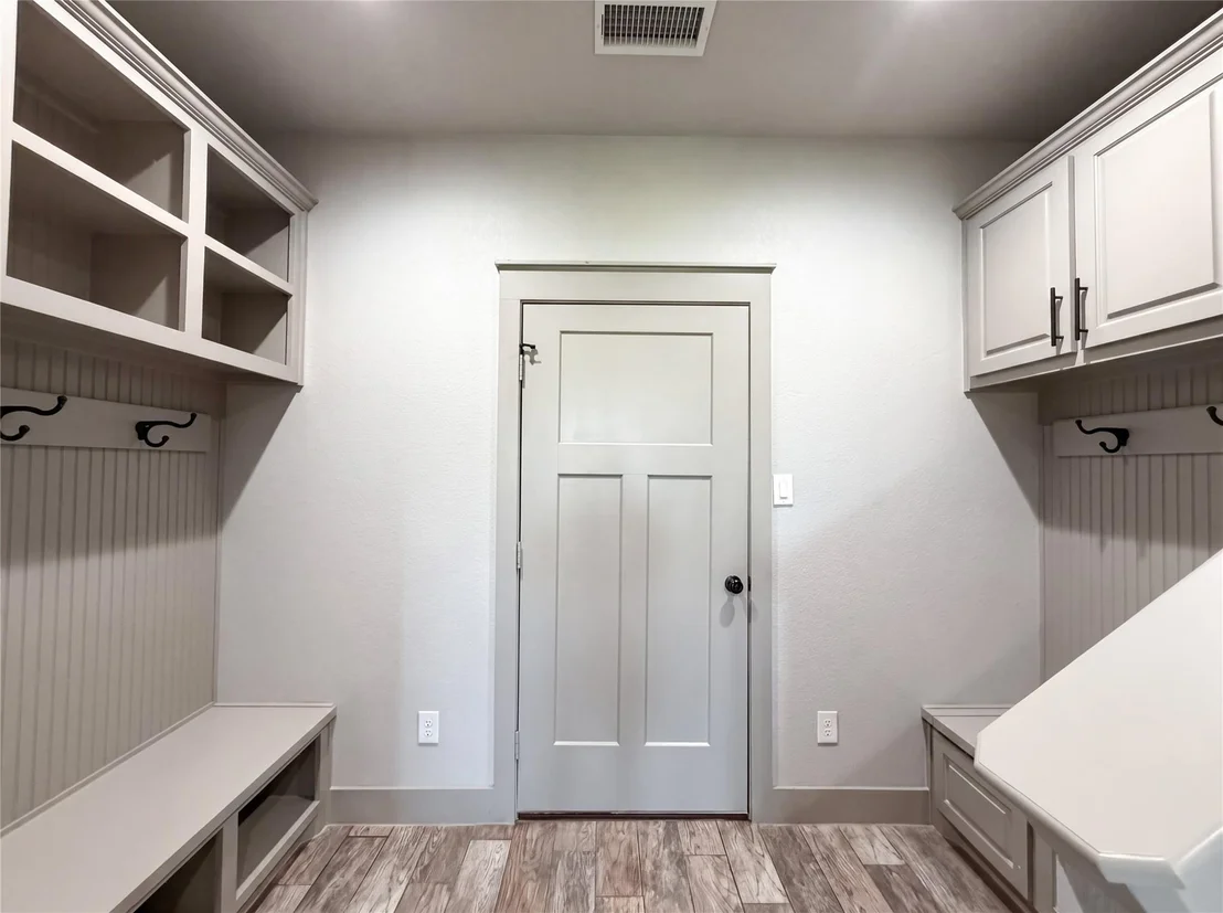 Photo of 725 Cheyenne Trail
