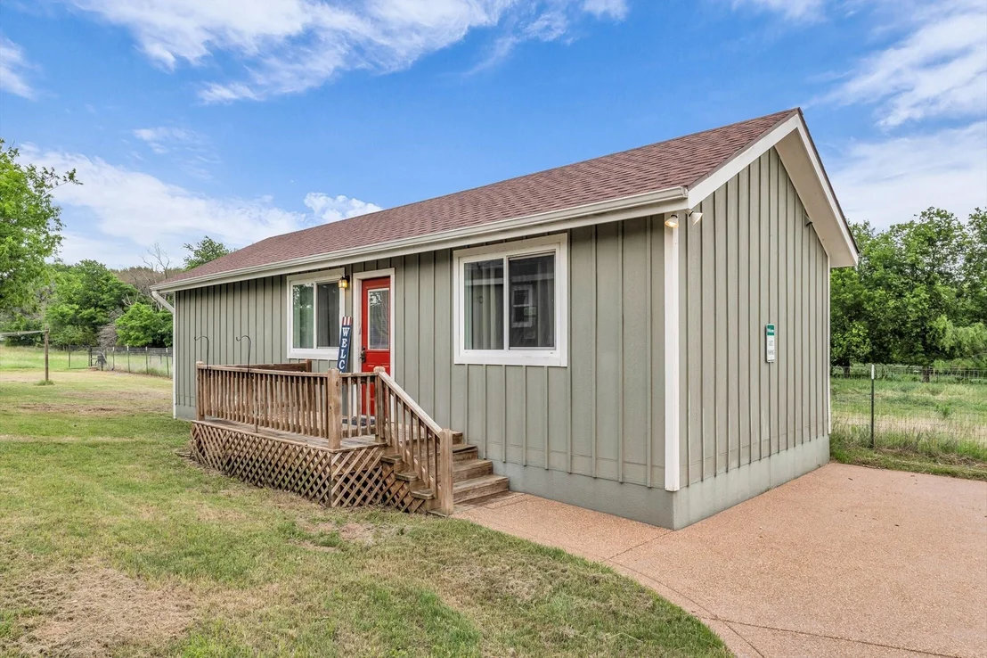 Photo of 348 Barker Lane