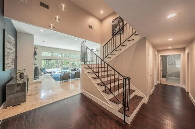 Photo of 1406 Riverview Drive